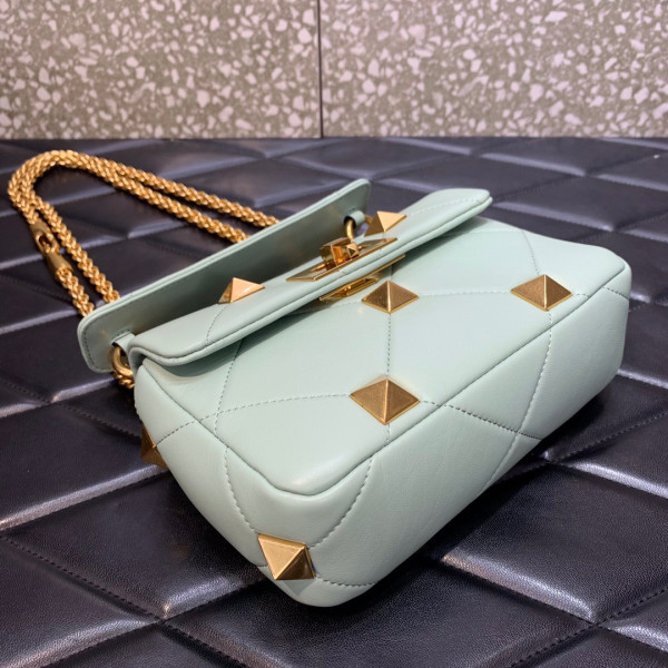 VALENTINO ONLINE EXCLUSIVE SMALL ROMAN STUD THE SHOULDER BAG WITH CHAIN