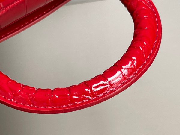 Ba*len*cia*ga hourglass