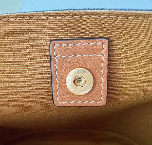 CELIN* SMALL BUCKET CUIR TRIOMPHE