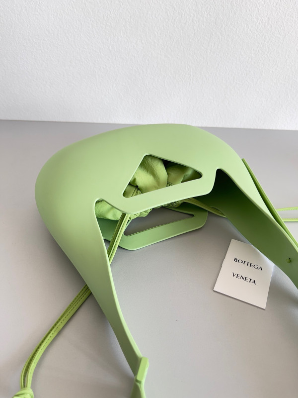 bo*te*ga Ve*ne*ta punch