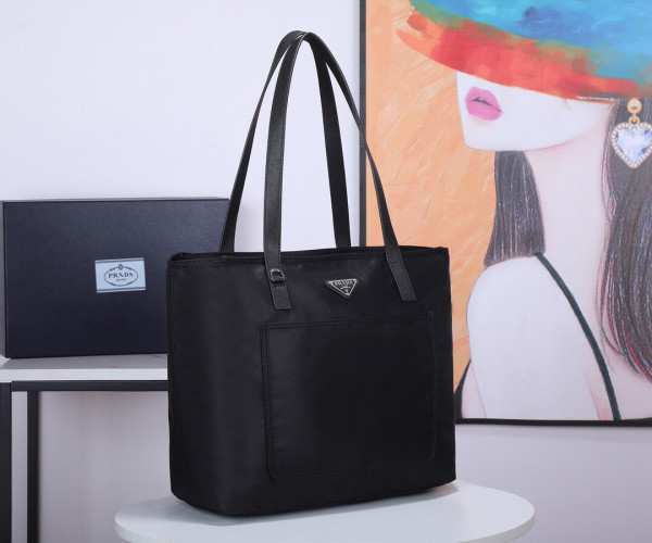 Pra*a re-nylon tote bag