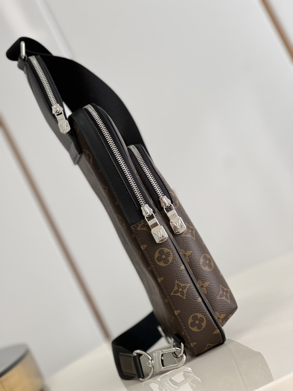 l0*is V*t0n avenue slingbag nm