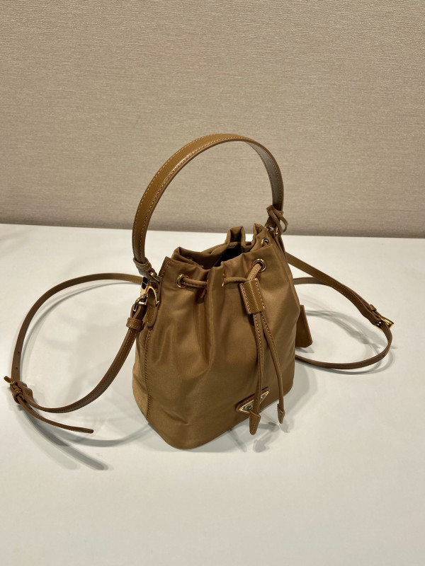 Pra*a bucket bag-15.5*19.5*10cm