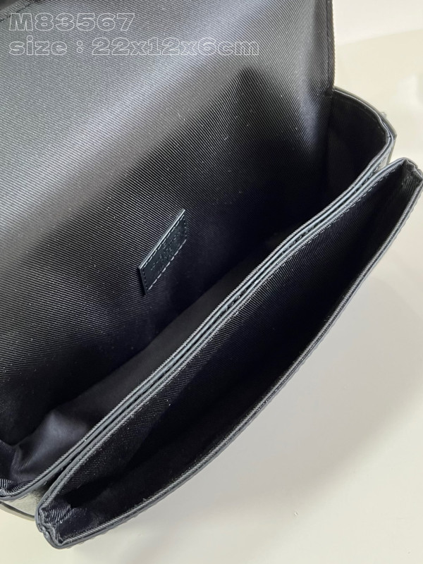 l0*is V*t0n montsouris wearable wallet