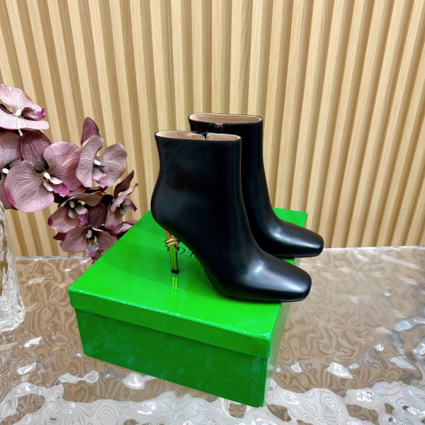 bo*te*ga Ve*ne*ta knot ankle boot