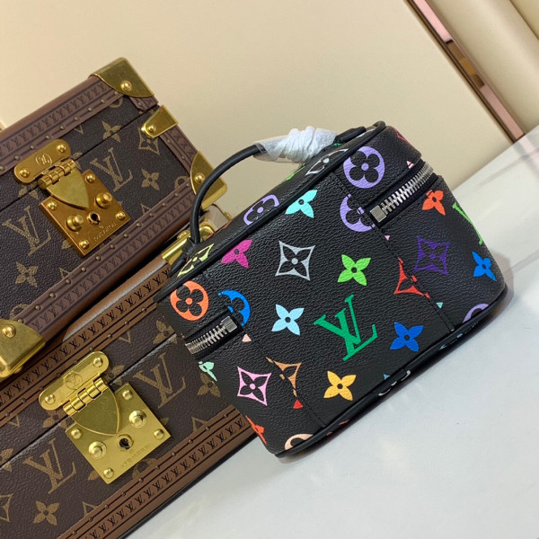 l0*is V*t0n tm nice nano