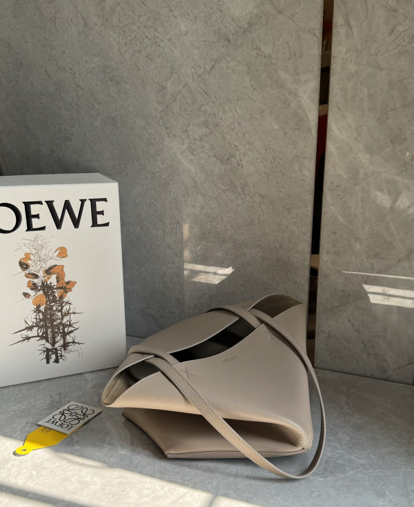 Lowee Puzzle Fold medium Tote - 25.5X14.5X31.5cm