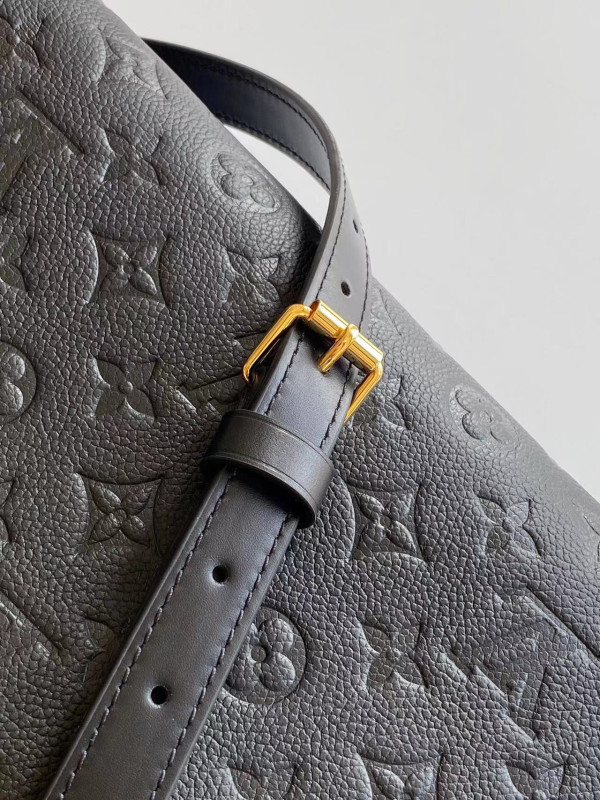 l0*is V*t0n avenue pm - 30*19.5*12cm